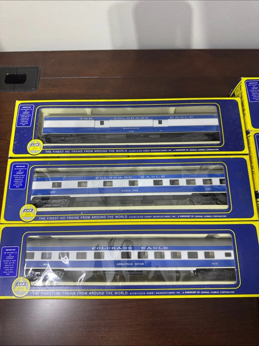 AHM The Colorado Eagle 1930’s HO 7 Piece Constant Lighting Passenger Car Set New
